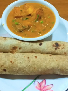 மட்டர் பனீர் 😋 பஞ்சாபி ரெசிபி (Mutter Paneer Recipe in Tamil) செய்முறை முக்கிய புகைப்படம்