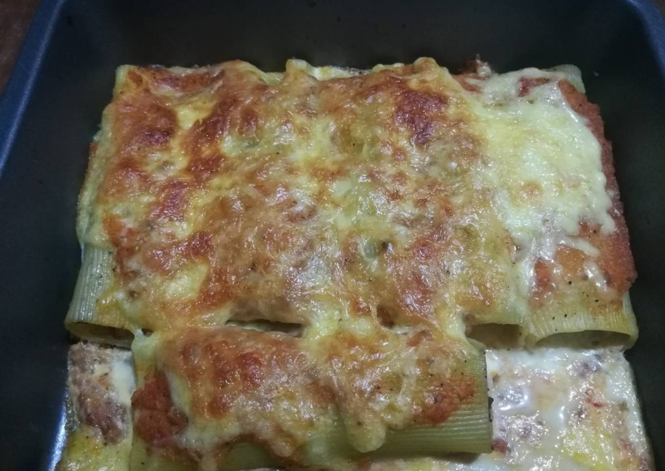 Canelones con carne molida al horno