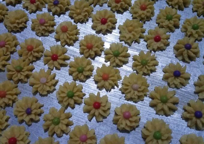 Resep Kuker semprit atau anak2 saya suka nyebutnya kue bunga 😁 yang Sempurna