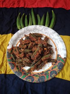 भरली भेंडी (bharli bhendi recipe in marathi) रेसिपी चे मुख्य फोटो