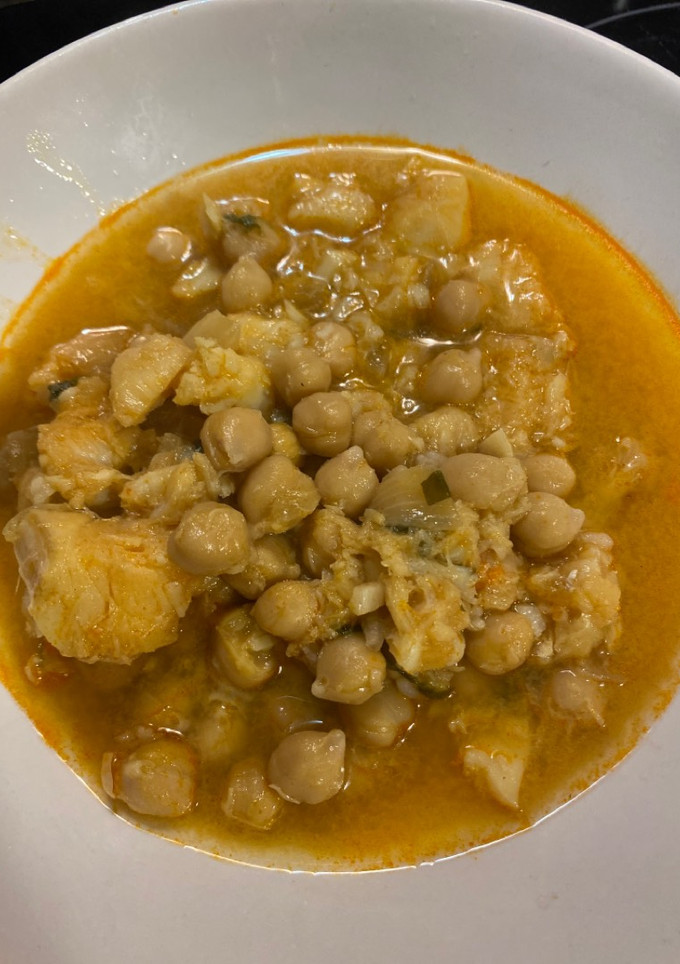 Una foto de Garbanzos con bacalao