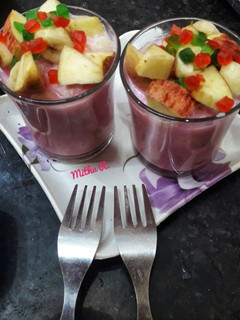 स्ट्राबेरी फ्रूट फालूदा (Strawberry Fruit Falooda recipe in Hindi) रेसिपी मुख्य फोटो