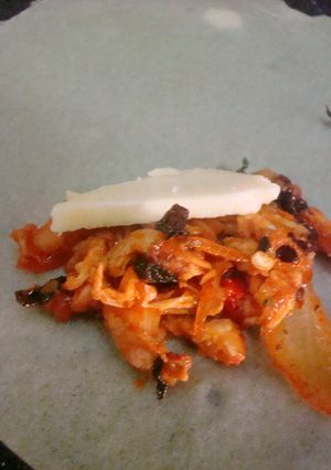 A picture of Spicy chicken cheese burst spring roll.