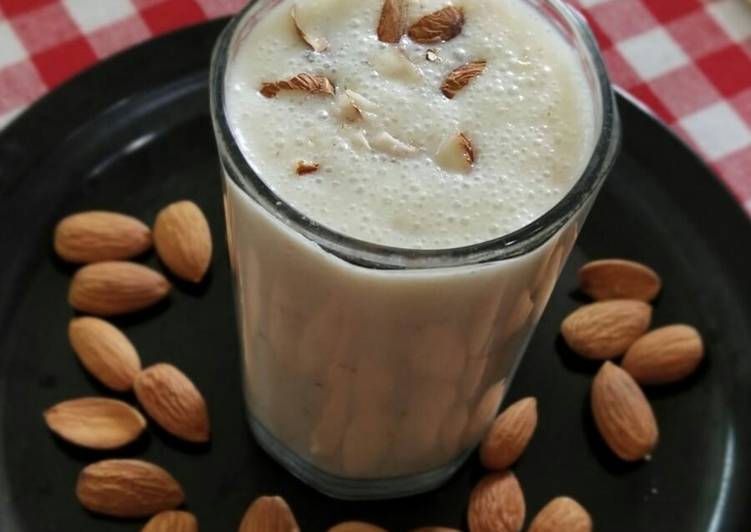 Guide to Make Banana Smoothie in 30 Minutes for Beginners