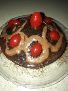 এগলেস্ ডেকাডেন্ট চকোলেট কেক (eggless decadent chocolate cake recipe in Bengali) রেসিপির প্রধান ছবি