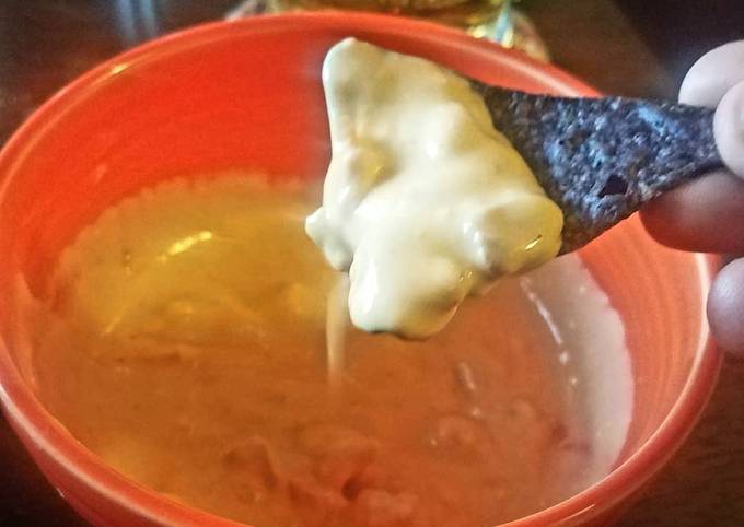 Easy queso dip