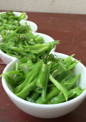 A picture of Green Bean With Herbs Salad.