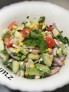 A picture of 🥑🥗Avocado and Tomato Salad🥗🍅🥑.