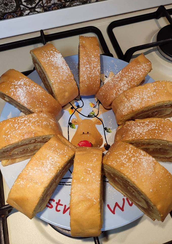 Бісквітний рулет із яблуками♥️