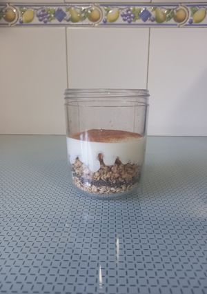Una foto de 327. Porridge con kefir, cereales y nueces