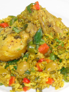 Una foto de Arroz integral con pollo