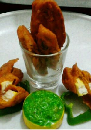 A picture of Paneer pakkoda.