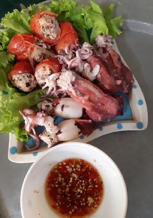 Hình của món Mực hấp nhồi thịt.