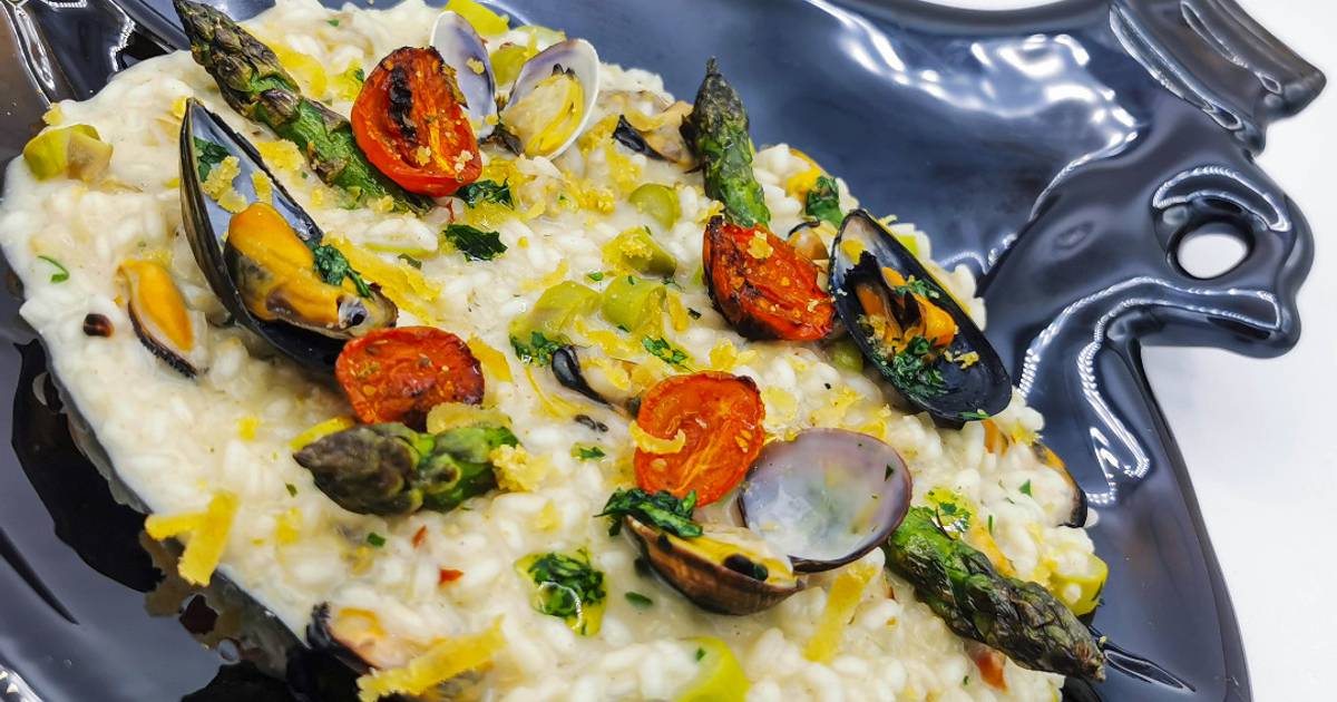 Ricetta Risotto ai Frutti di Mare con Asparagi e Stracciatella di