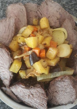 Una foto de Tapa de nalga con vegetales al horno!!