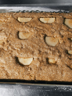 Una foto de Torta integral de manzana y canela