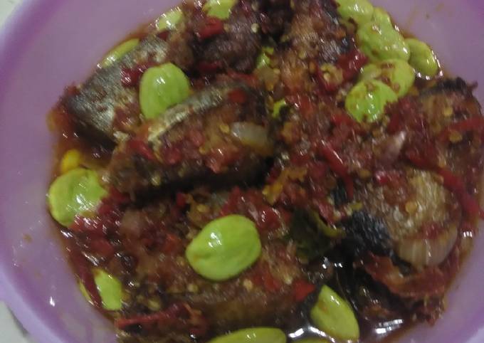 Tongkol balado sambel pete