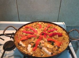 Una foto de Paella de mariscos