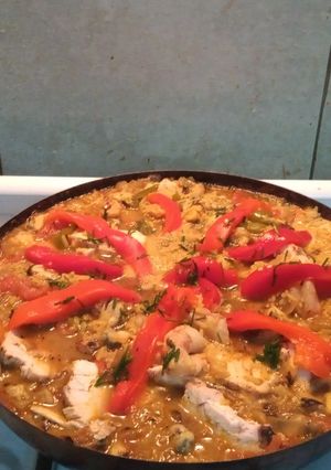 Una foto de Paella de mariscos