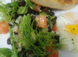 Una foto de Ensalada de porotos negros