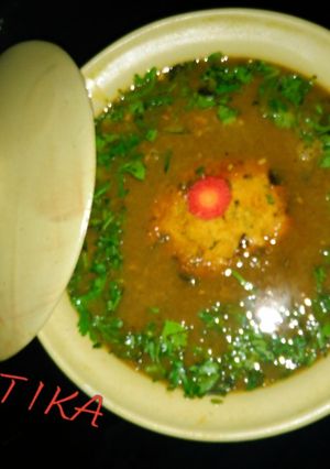 A picture of Besan ki tikki ki sabzi.