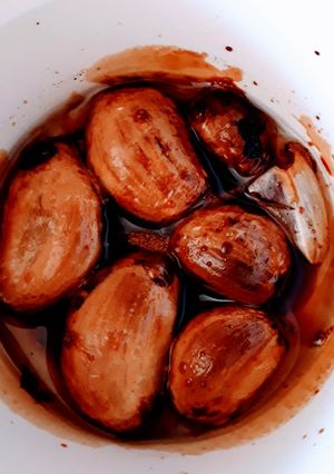 A picture of Maple-roasted garlic.