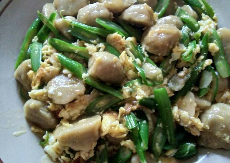 Buncis campur bakso plus orak arik telur