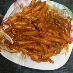 A picture of Red sauce pasta.