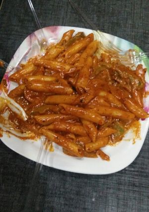A picture of Red sauce pasta.