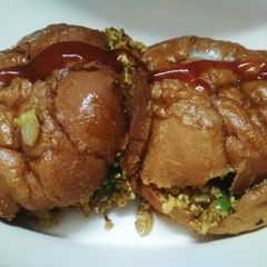 A picture of Peri peri bun.