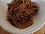 Una foto de cebolla caramelizada