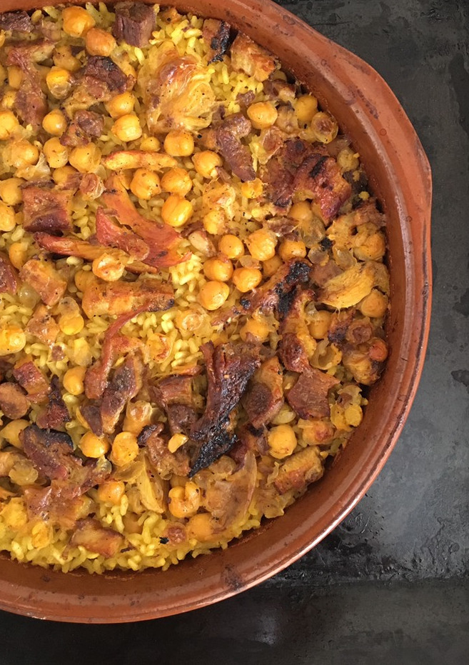 Una foto de Arroz al horno con garbanzos y mucha carne 🥩