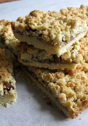 A picture of Chestnut Crumble Slices.