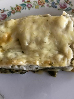 Una foto de Lasagna con espinacas