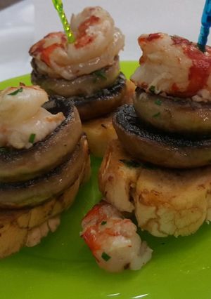 Una foto de Champiñones con gambones