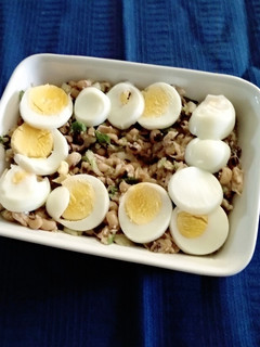 Foto de Salada de feijão frade com atum e ovo