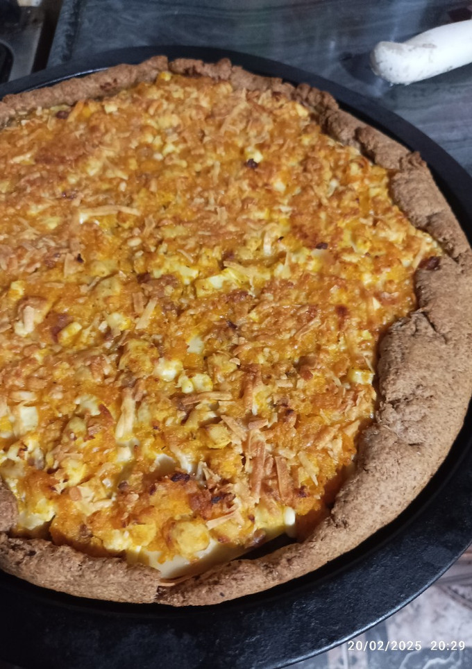Una foto de Tarta de pollo calabacín y huevo duro masa integral