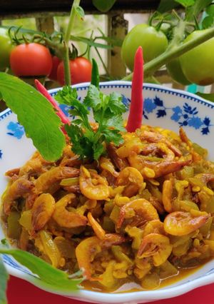 লাউ - চিংড়ি (Lau chingri recipe in bengali) রেসিপির প্রধান ছবি
