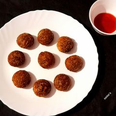 A picture of Whole Urad Dal Appe.