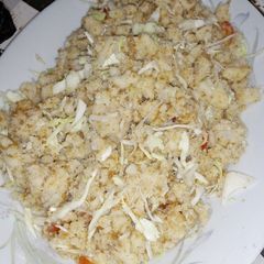 A picture of Gari with veggies.