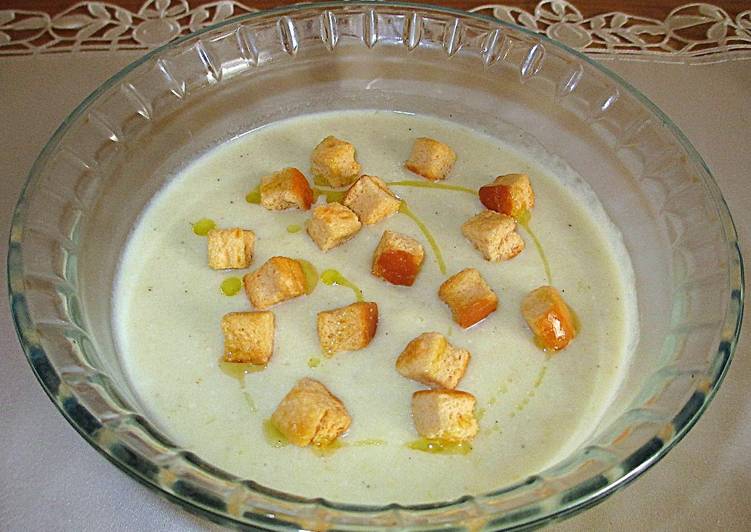 Step-by-Step Guide to Prepare Favorite Vichyssoise  diet de puerros y peras