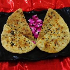 A picture of Urad dal(leftover)ke paranthe.