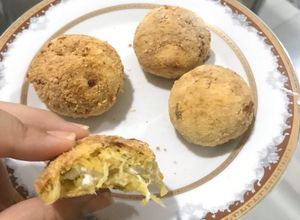 Foto de Bolinho fit de mandioca com frango e queijo