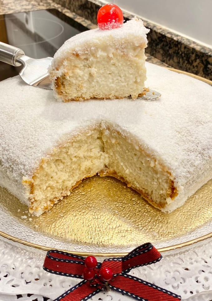 Una foto de Pastel frío de coco “ muy húmedo”