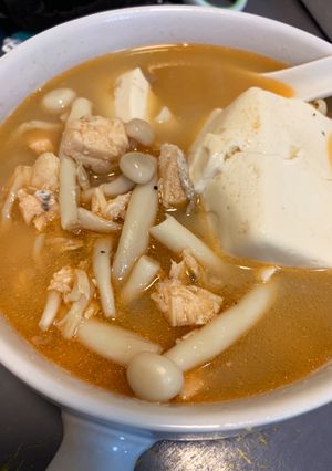 鮭魚味噌豆腐湯 的食譜成品照片