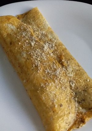 Una foto de Omelette de cebolla y muzzarella