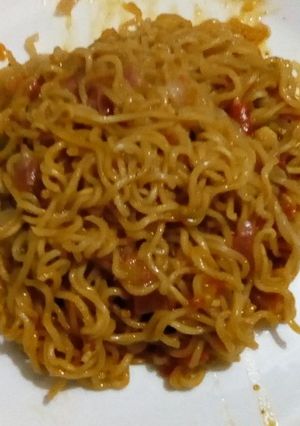 A picture of Spicy maggi noodles.