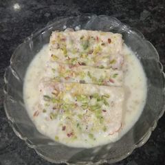 A picture of Shahi tukda.