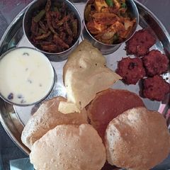 A picture of Punjabi thali.