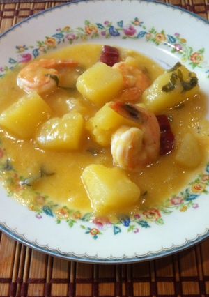 Una foto de Guiso de papas con camarones